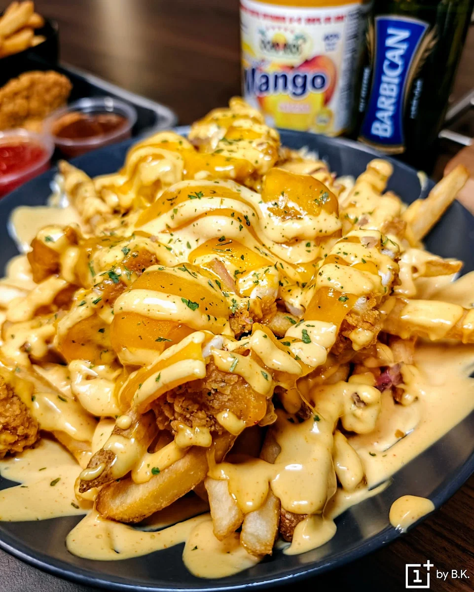 Gorilla Fries with Fried Chicken