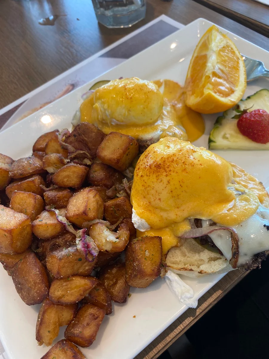Salmon Benedict Eggs