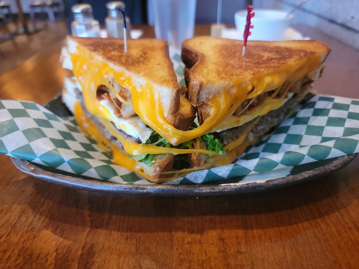 Mega Burger
