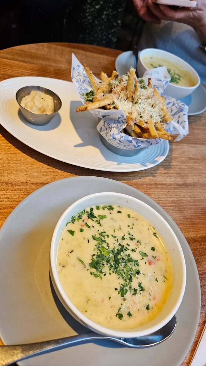 Earls Famous Clam Chowder