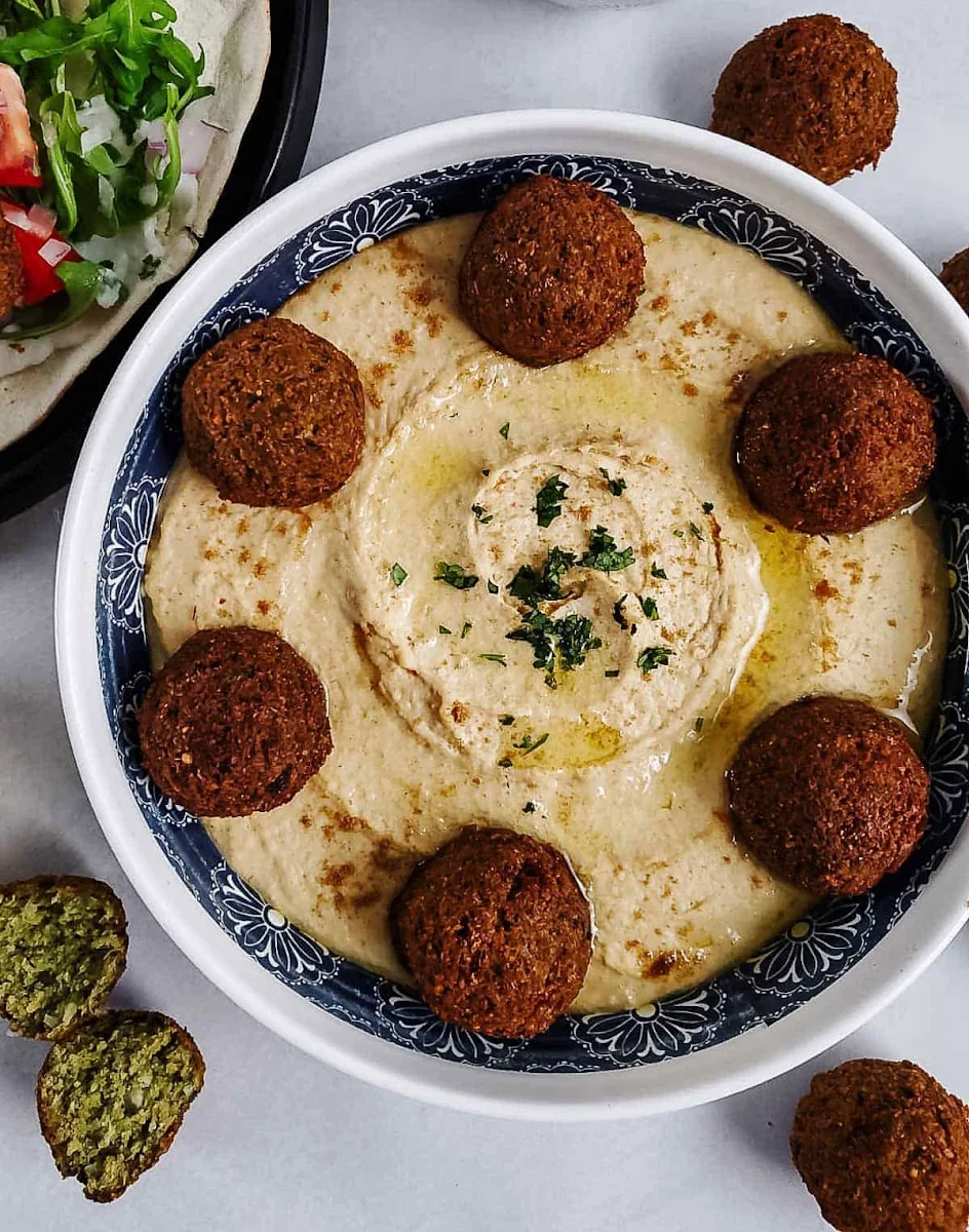 Falafel 6 Pieces and Hummus