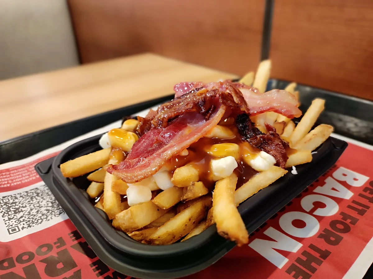 Bacon Poutine Cals 700