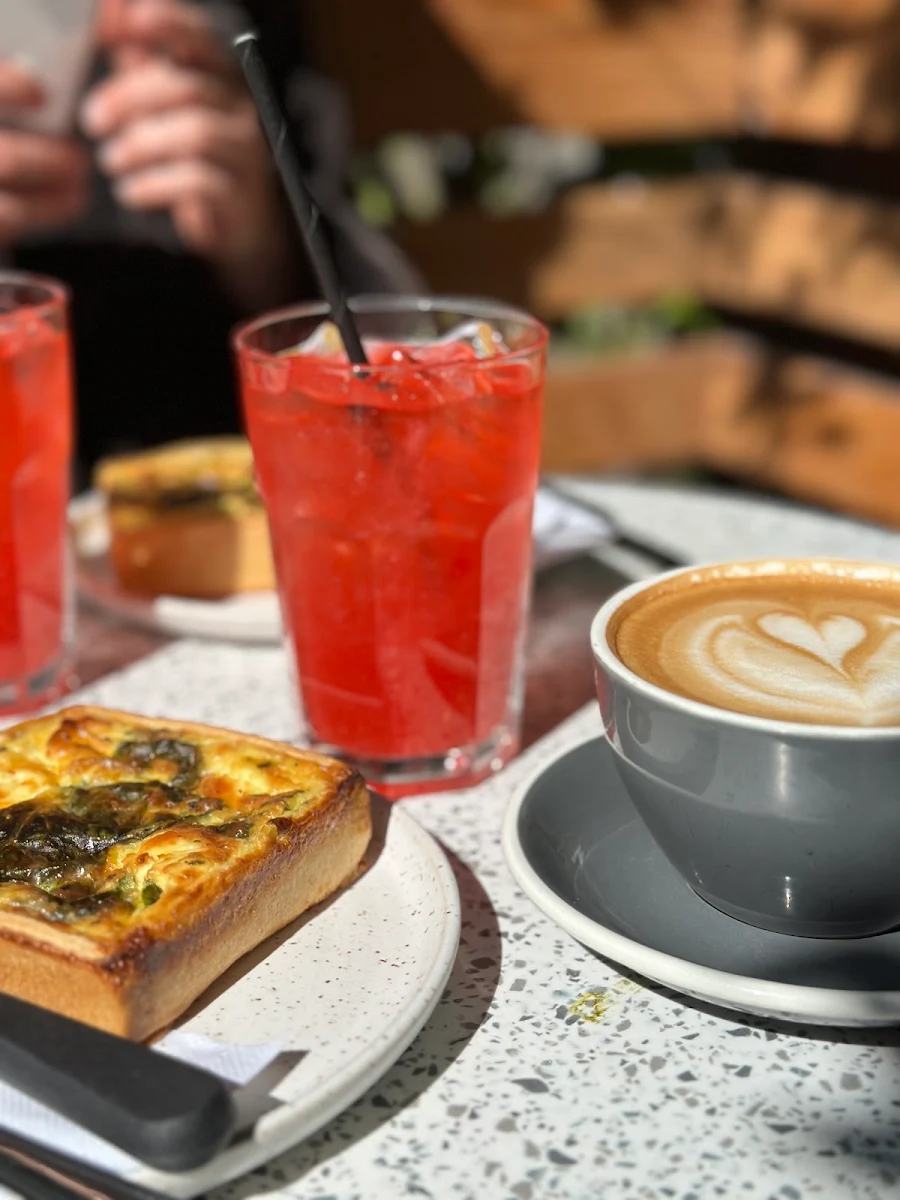 Highlights, Café In Gamba Saint-Viateur
