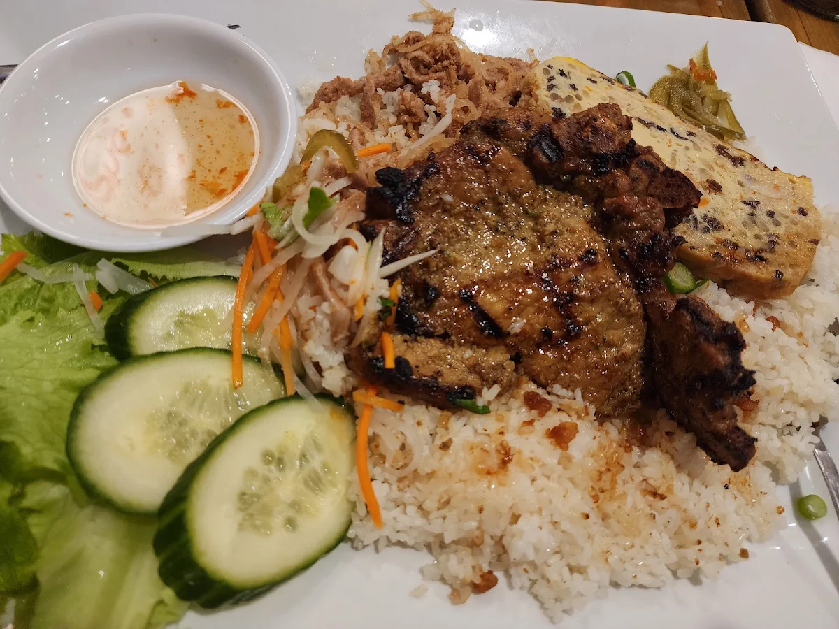 RP – Cơm Tấm Sườn Sài Gòn Saigon Pork Steamed Broken Rice - Gluten Free