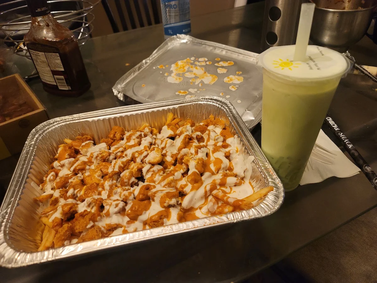 3 Bubble Tea 1 Party Tray Poutine