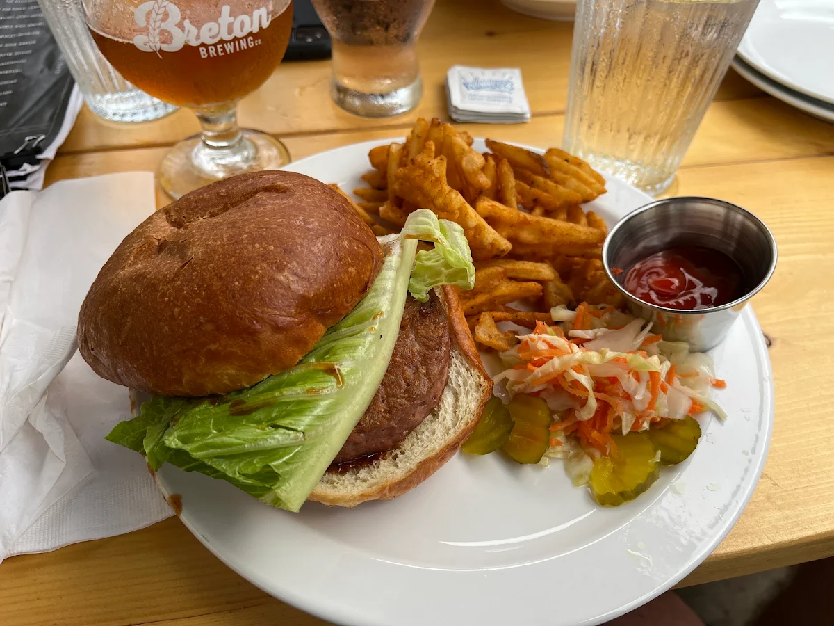 Beyond Burger, The Beavers Den