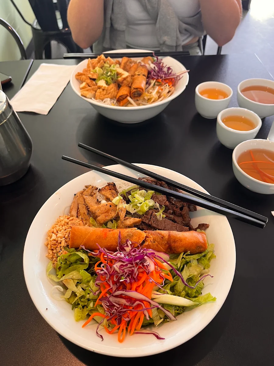 Vegetarian Vermicelli Bowi