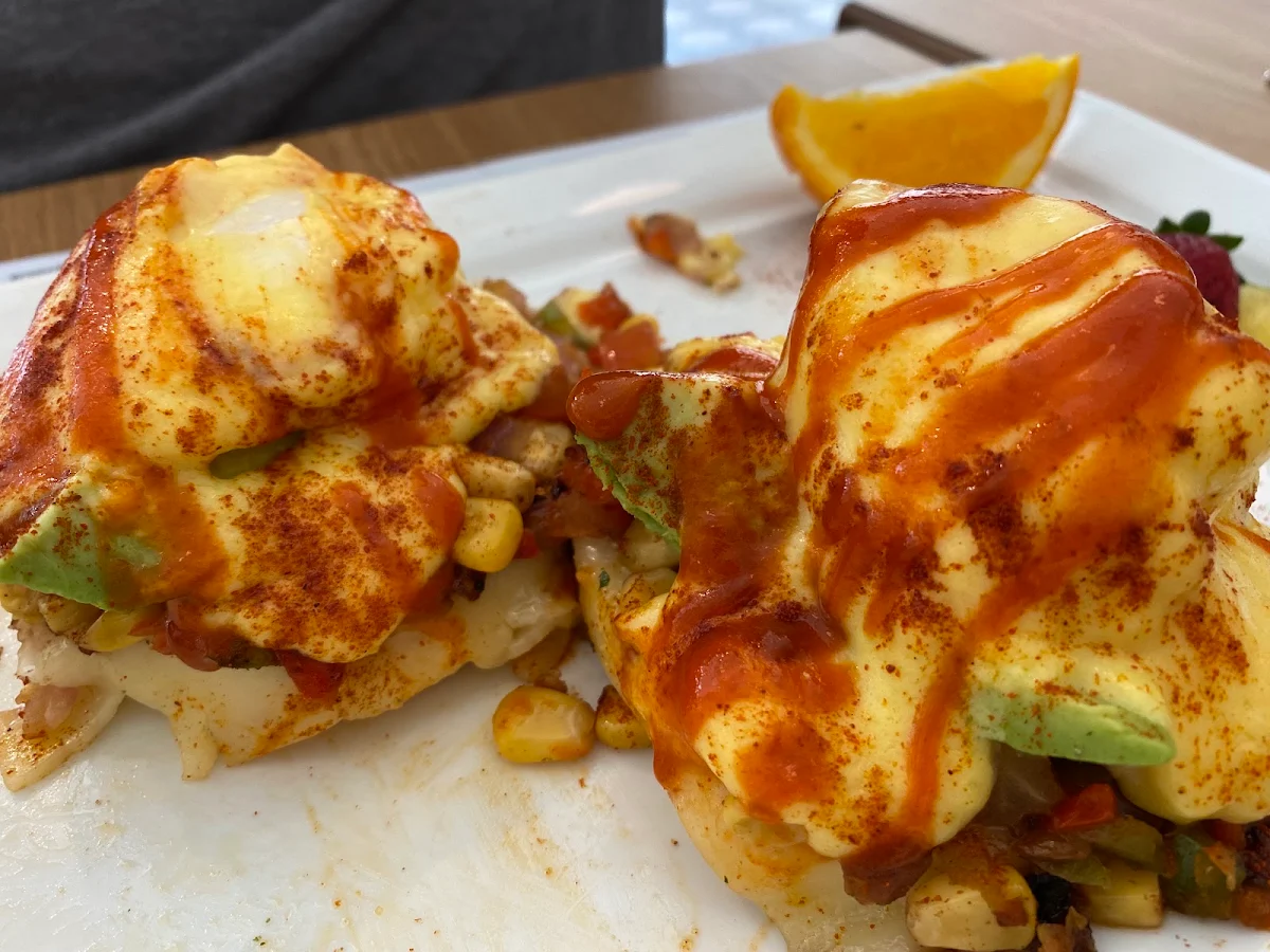 Fried Chicken Benedict Bénédictines Poulet Frit