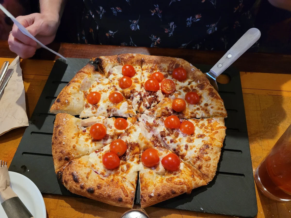 Garlic Chicken Pizza