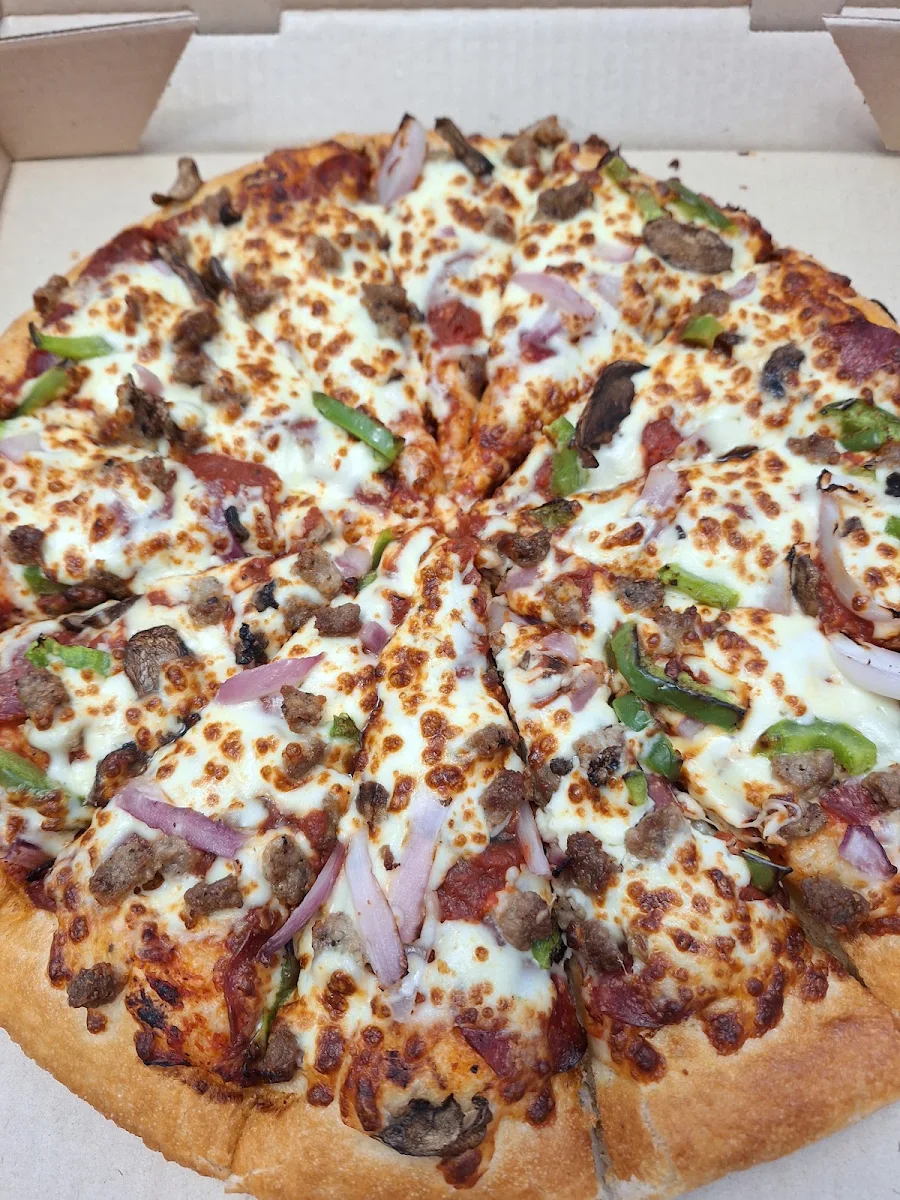Deluxe Pizza