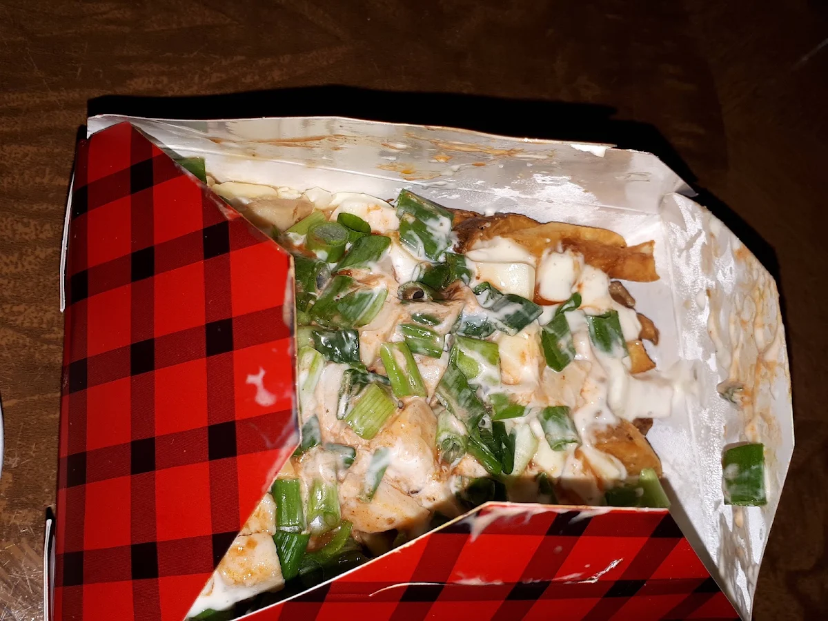 Buffalo Chicken Poutine