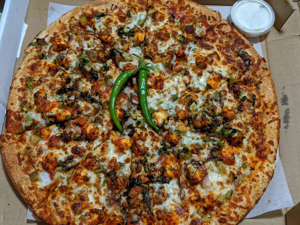 Shahi Paneer Pizza