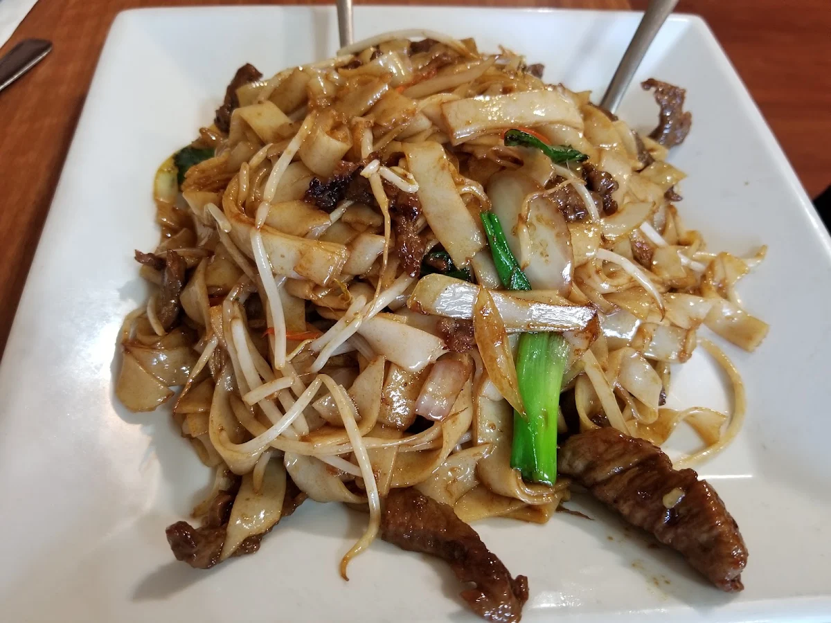 Pan Fried Beef Chow Fun