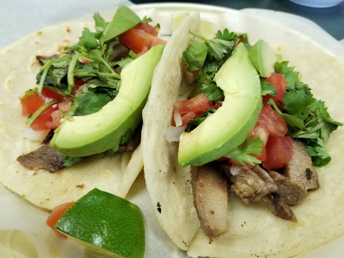 Pupuzas Y Tacos De Lengua