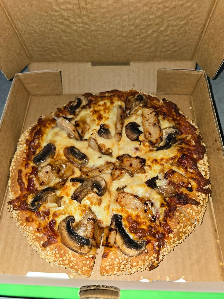Chicken & Mushroom Pizza