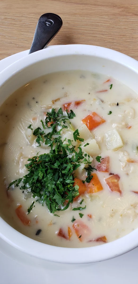 Earls Famous Clam Chowder