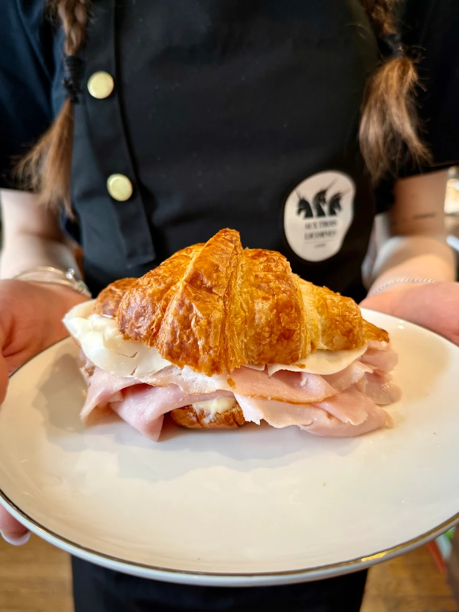 Croissant Jambon-fromage Ham And Cheese Croissant