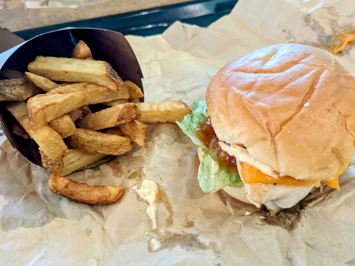 Grilled Chicken Sandwich Combo