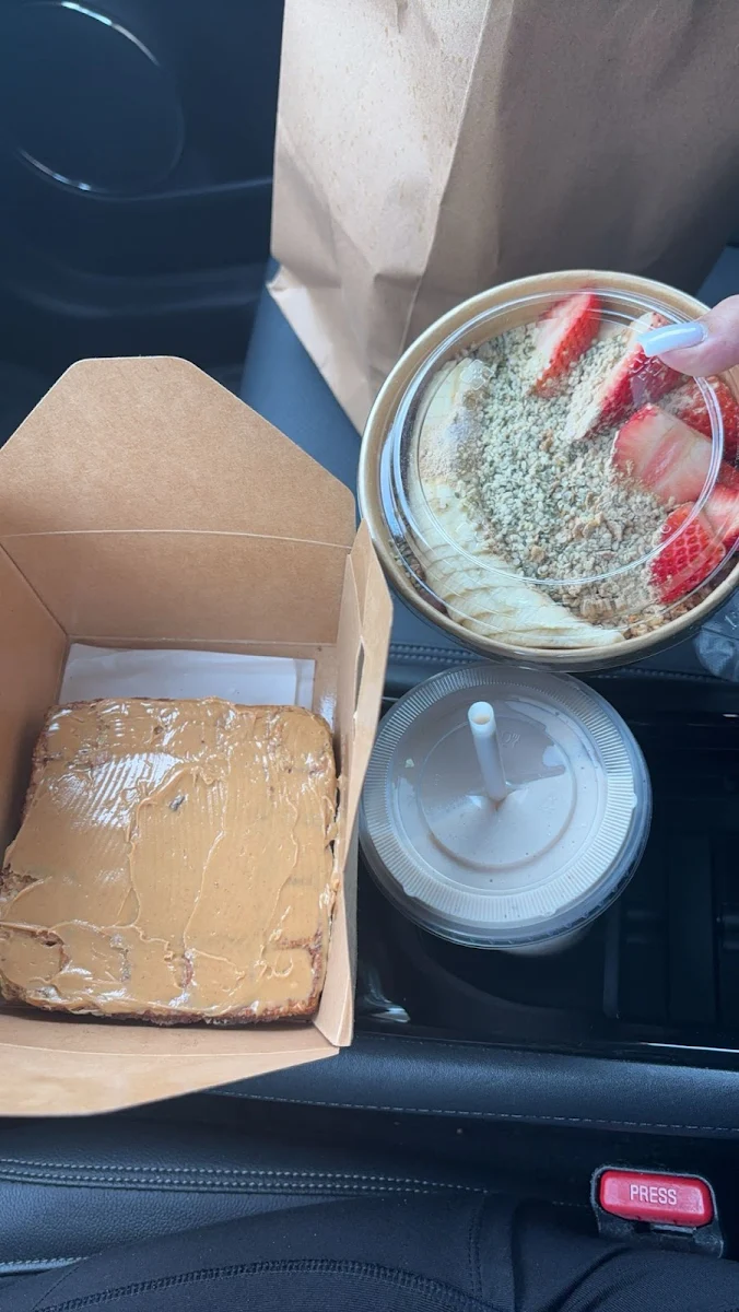 P-Bowl Peanut Butter Waffle PB&H