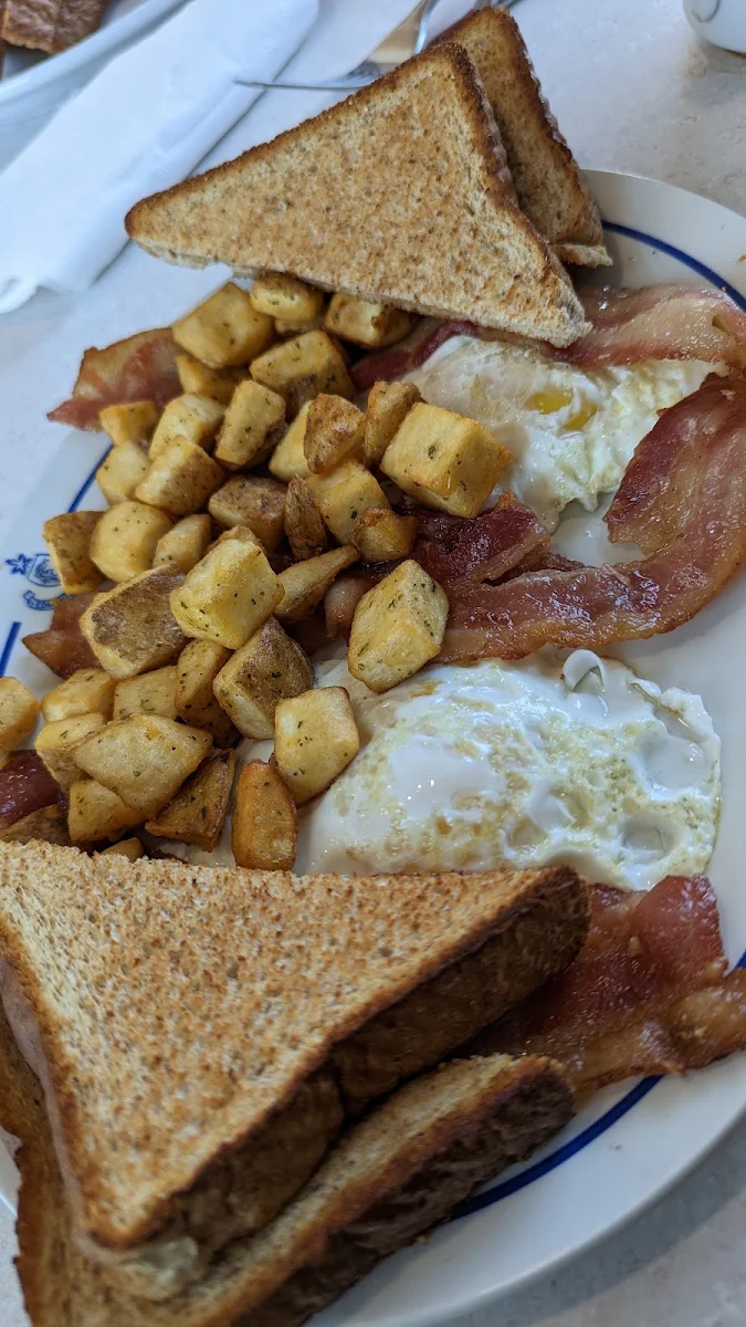 Eggs Toast & Hash