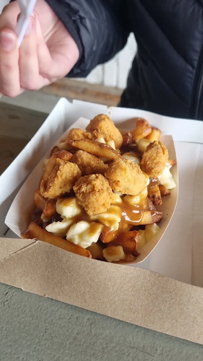 Popcorn Chicken Poutine, Casse-croûte Bar Laitier , Route 138/Confiserie Charlevoix