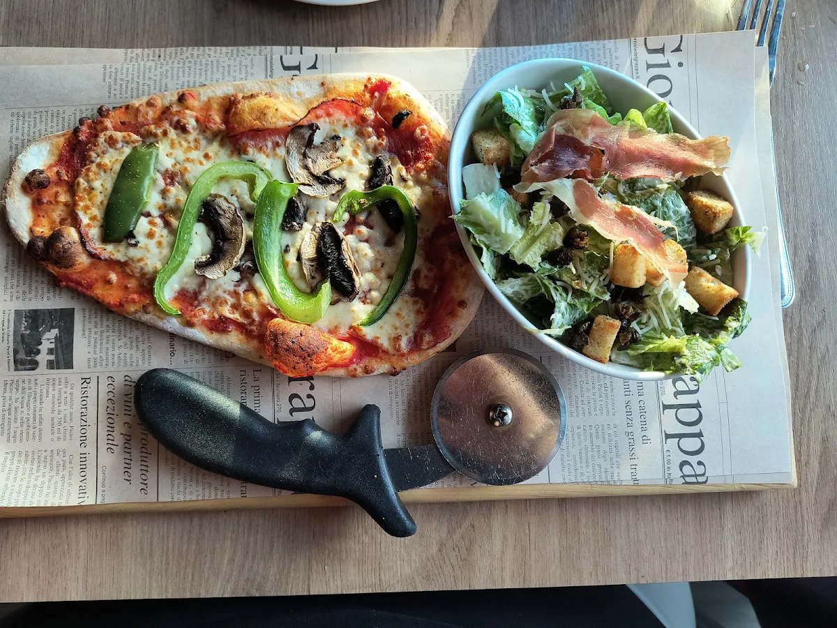 Americana de la Maison Et la Salade Cesar
