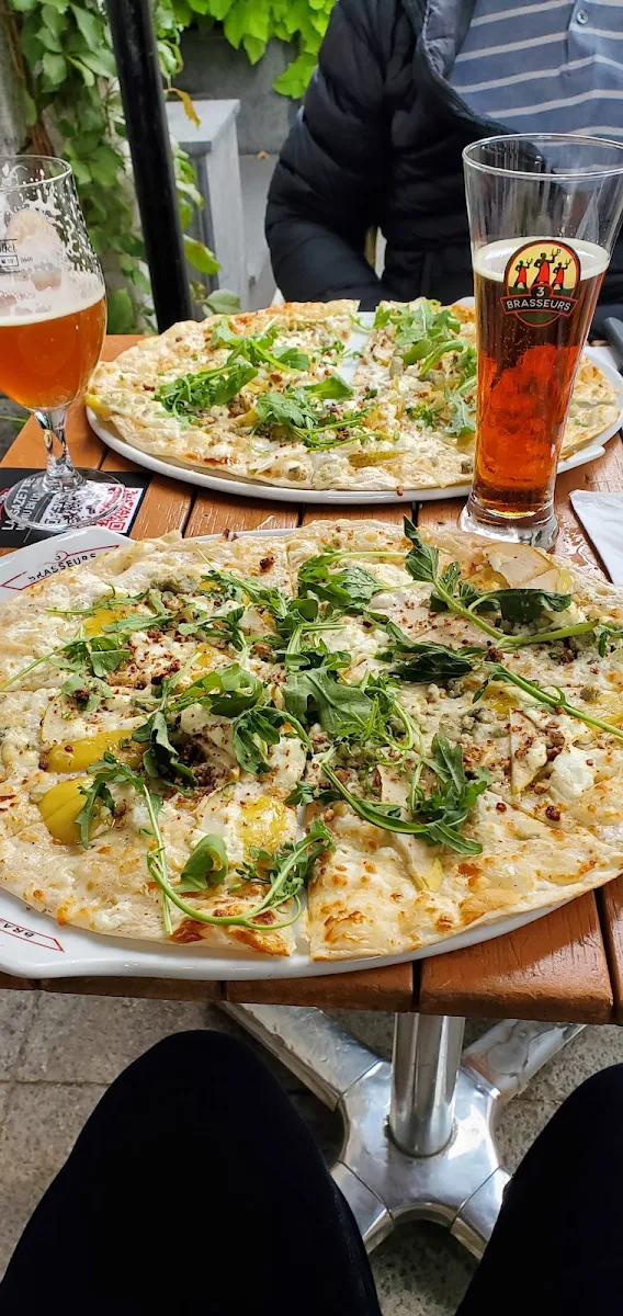 5 Cheeses Pizza