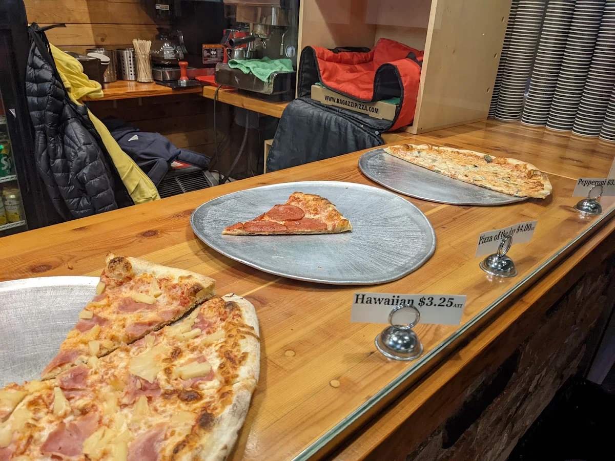 Custom Pizza, Ragazzi Pizza Co