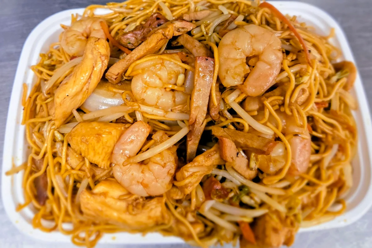 Shrimp Chow Mein Bean Sprout on Top Soft Egg Noodle on the Bottom