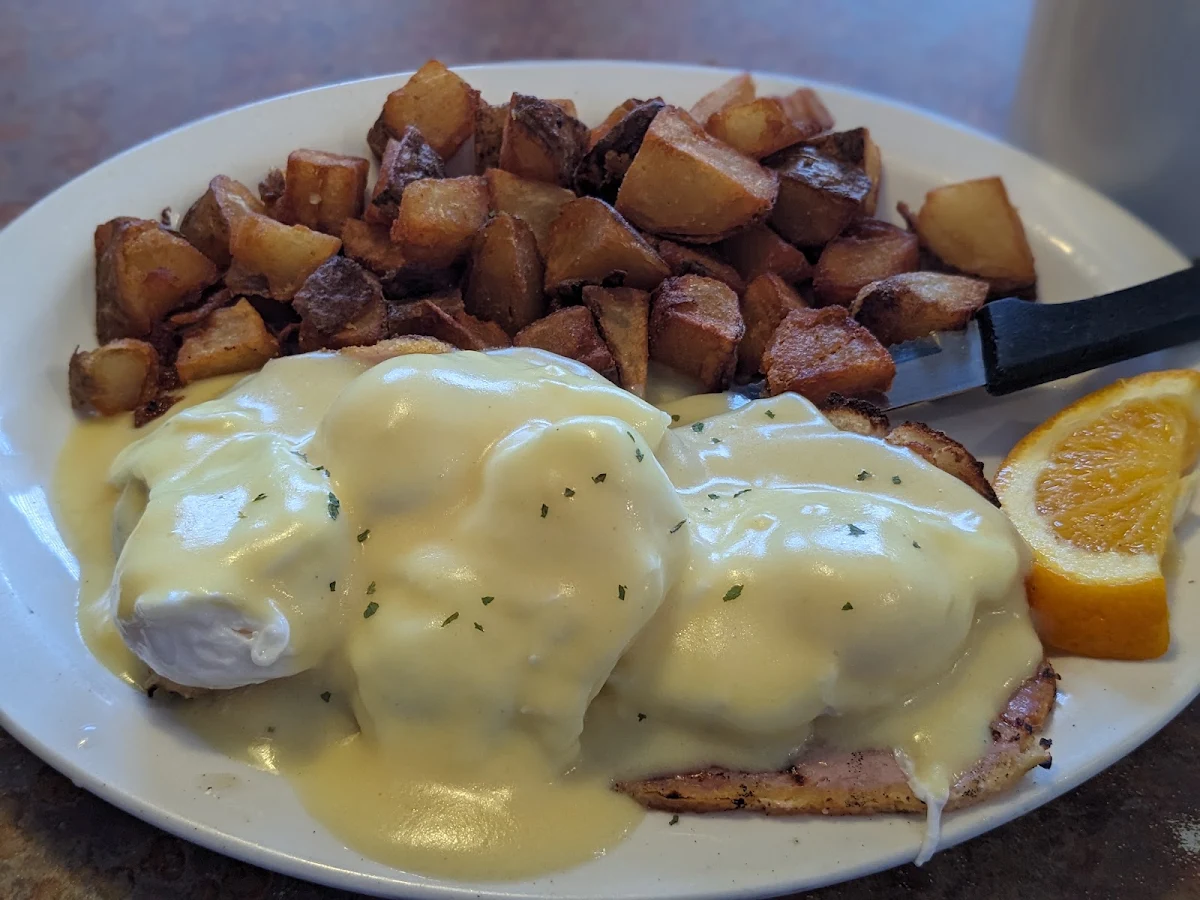 Blackstone Peameal Bacon Eggs Benedict