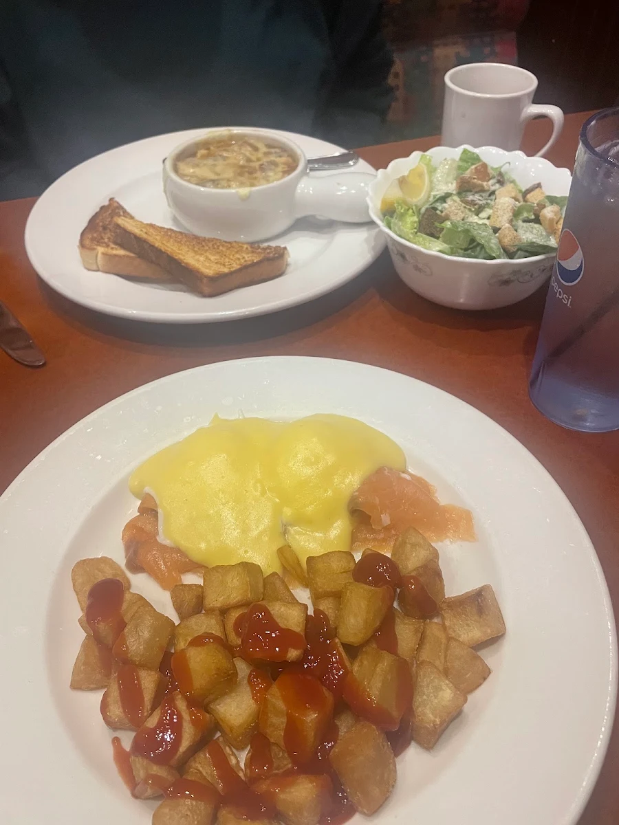 Smoked Salmon Eggs Benedict
