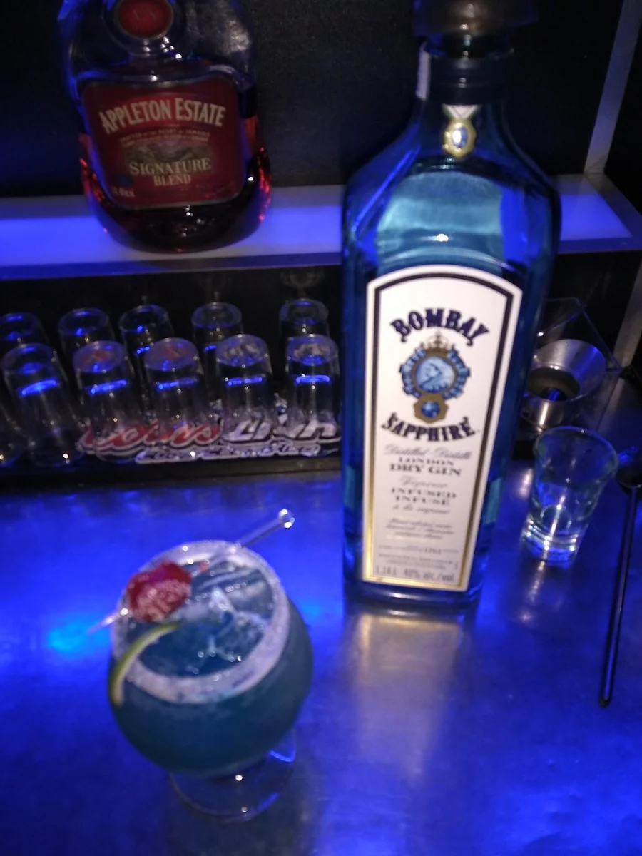 Highlights, Bar Le Tabarouette