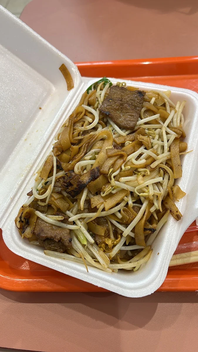 Fried Soya Sauce Beef Rice Noodles