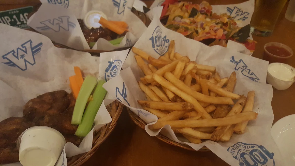Wings Fries & Nachos