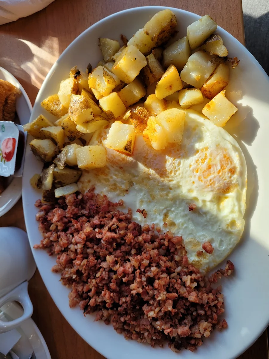 3 Eggs Hash Browns and Corned Beef Hash