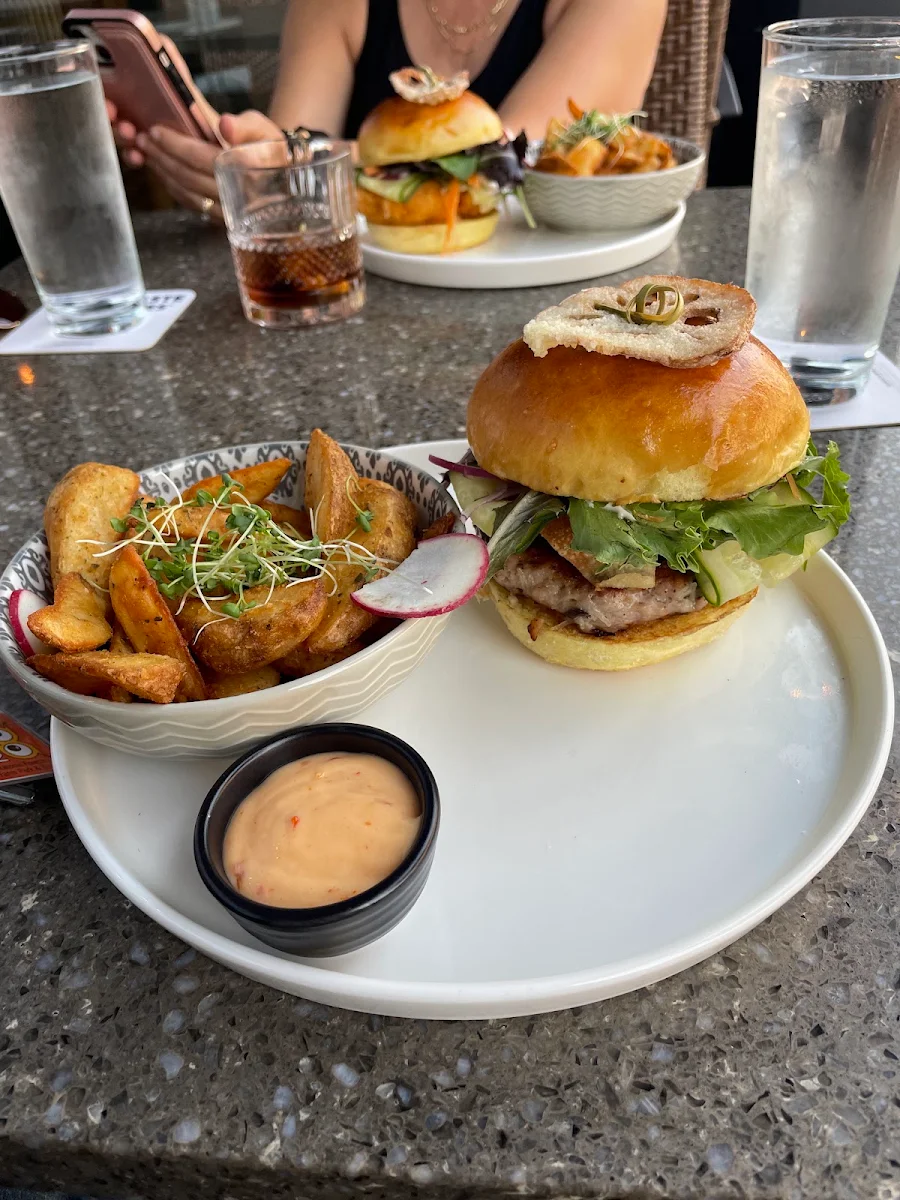 Spring Roll Burger with Wedges