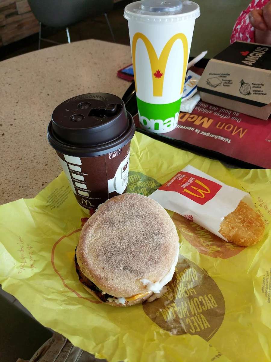 Oeuf Mcmuffin Bacon En Trio