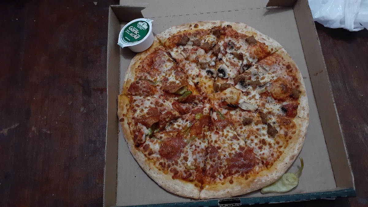 Medium Pizza Pepperoni