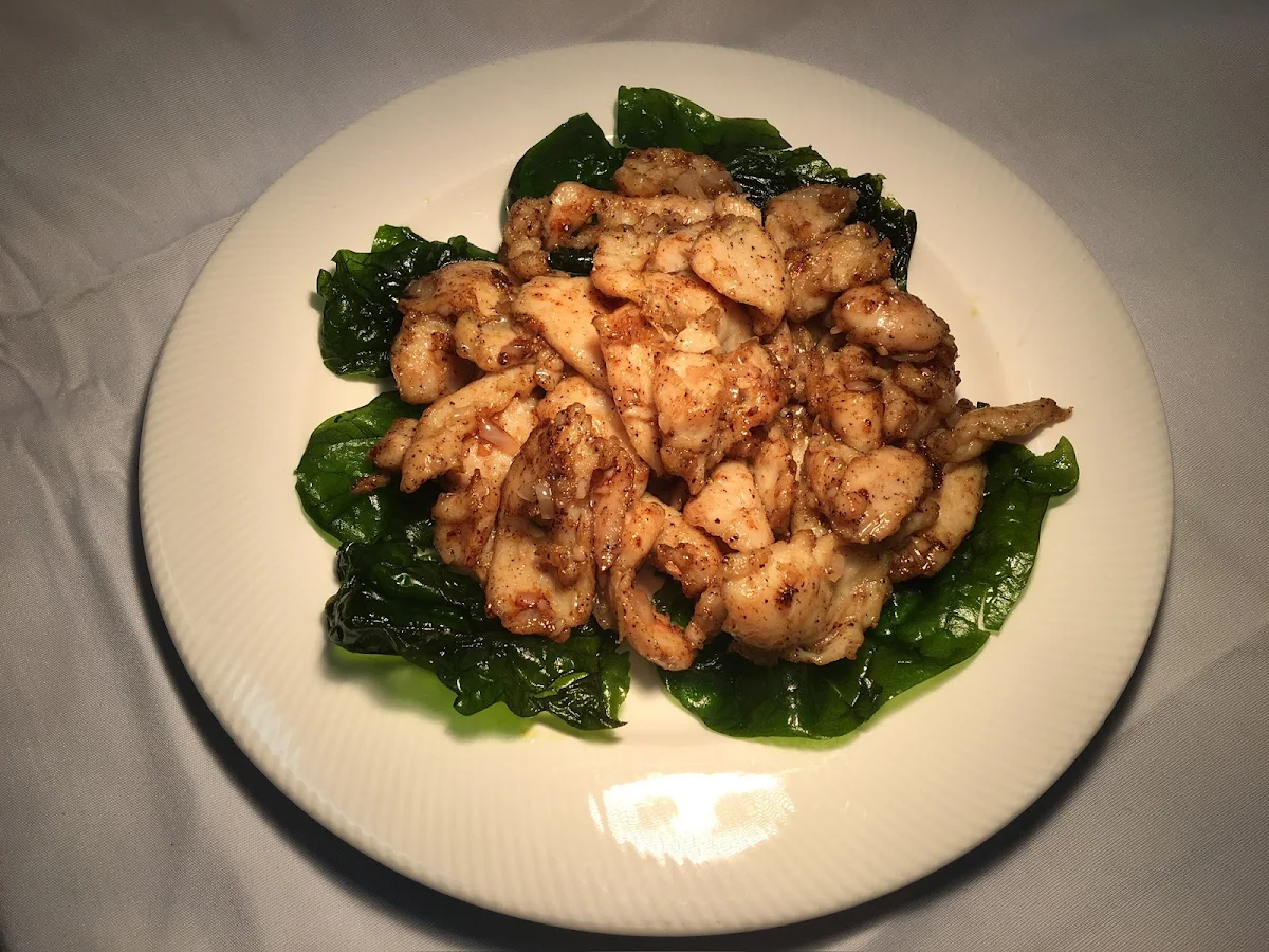 Pepper Chicken on Dry Spinach