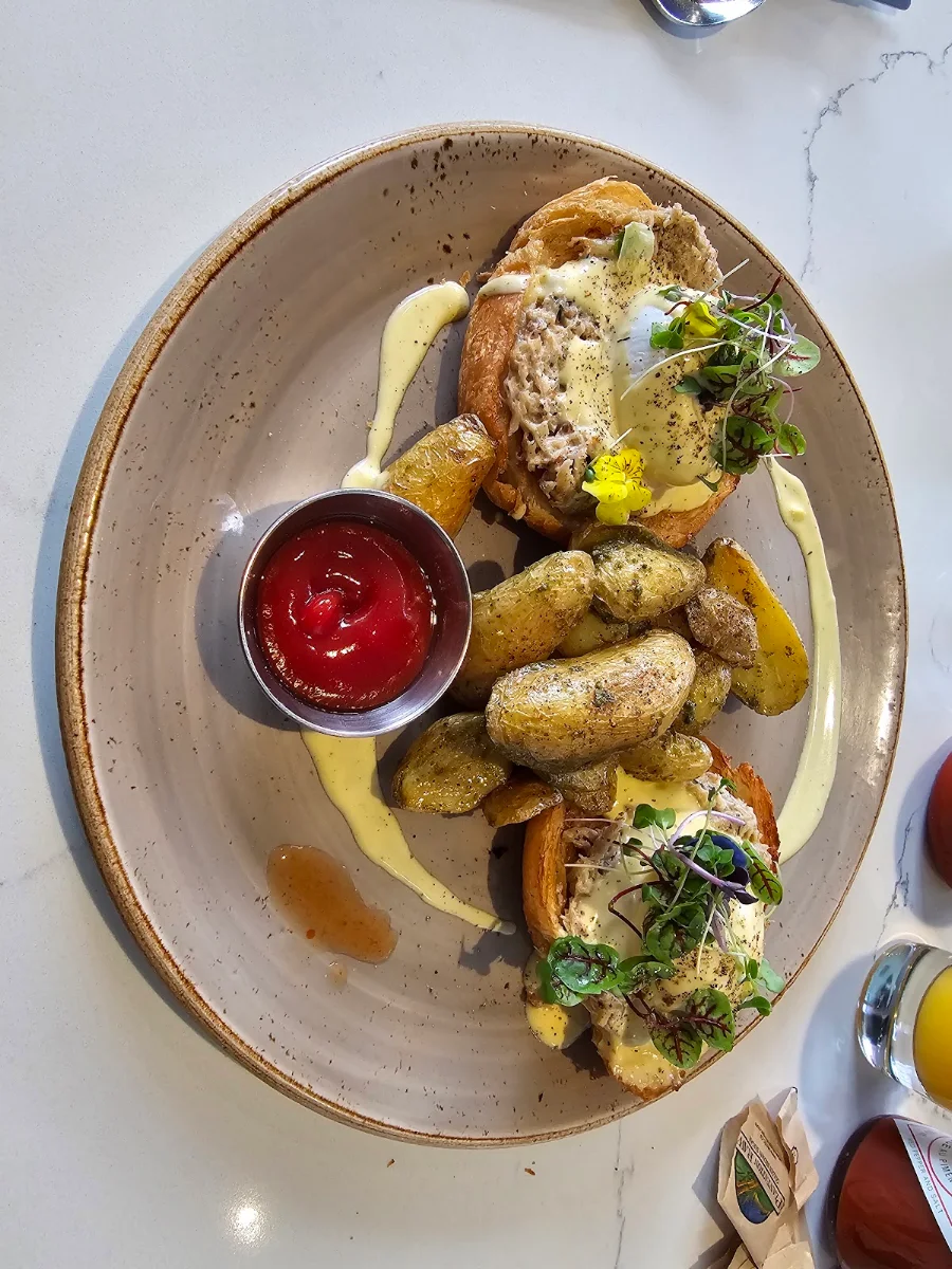 Crab Eggs Benedict