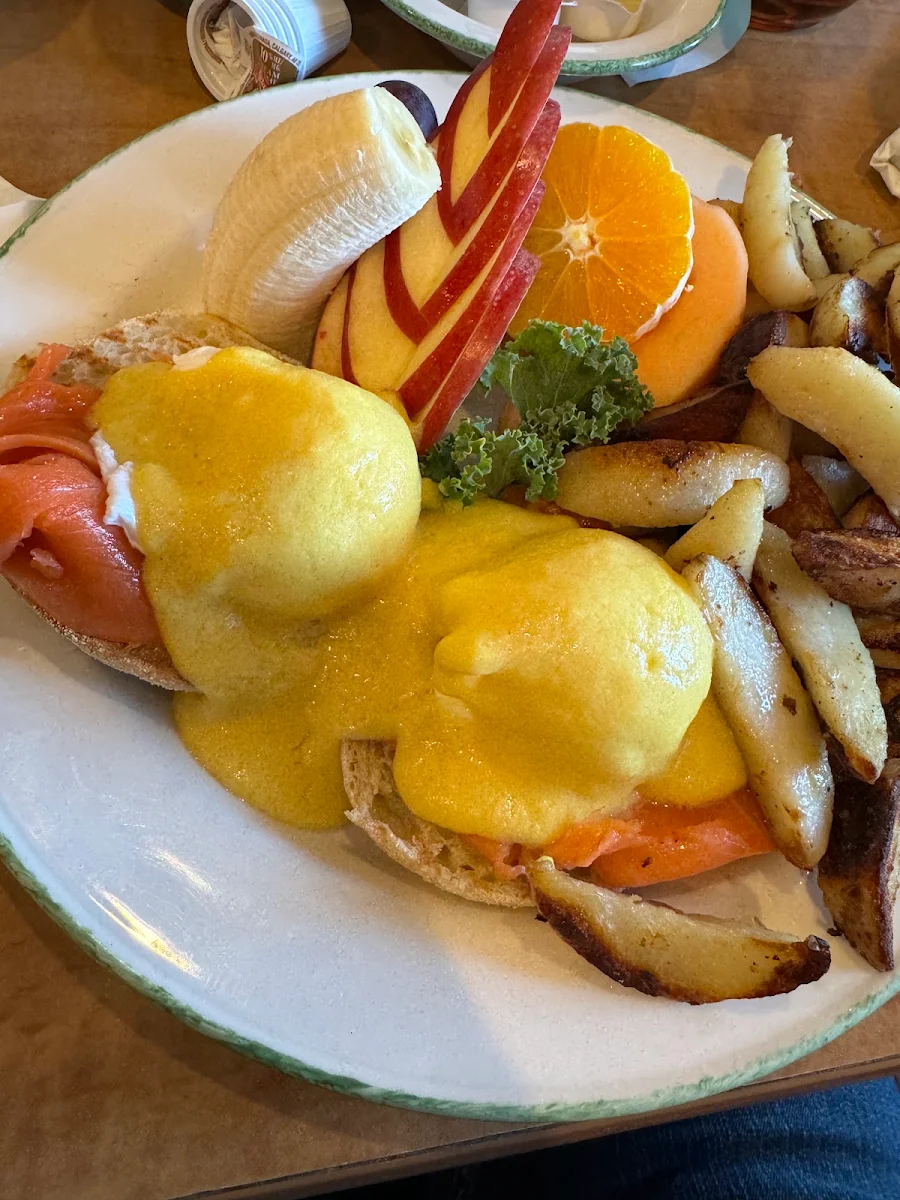 Smoked Salmons Eggs Benedict