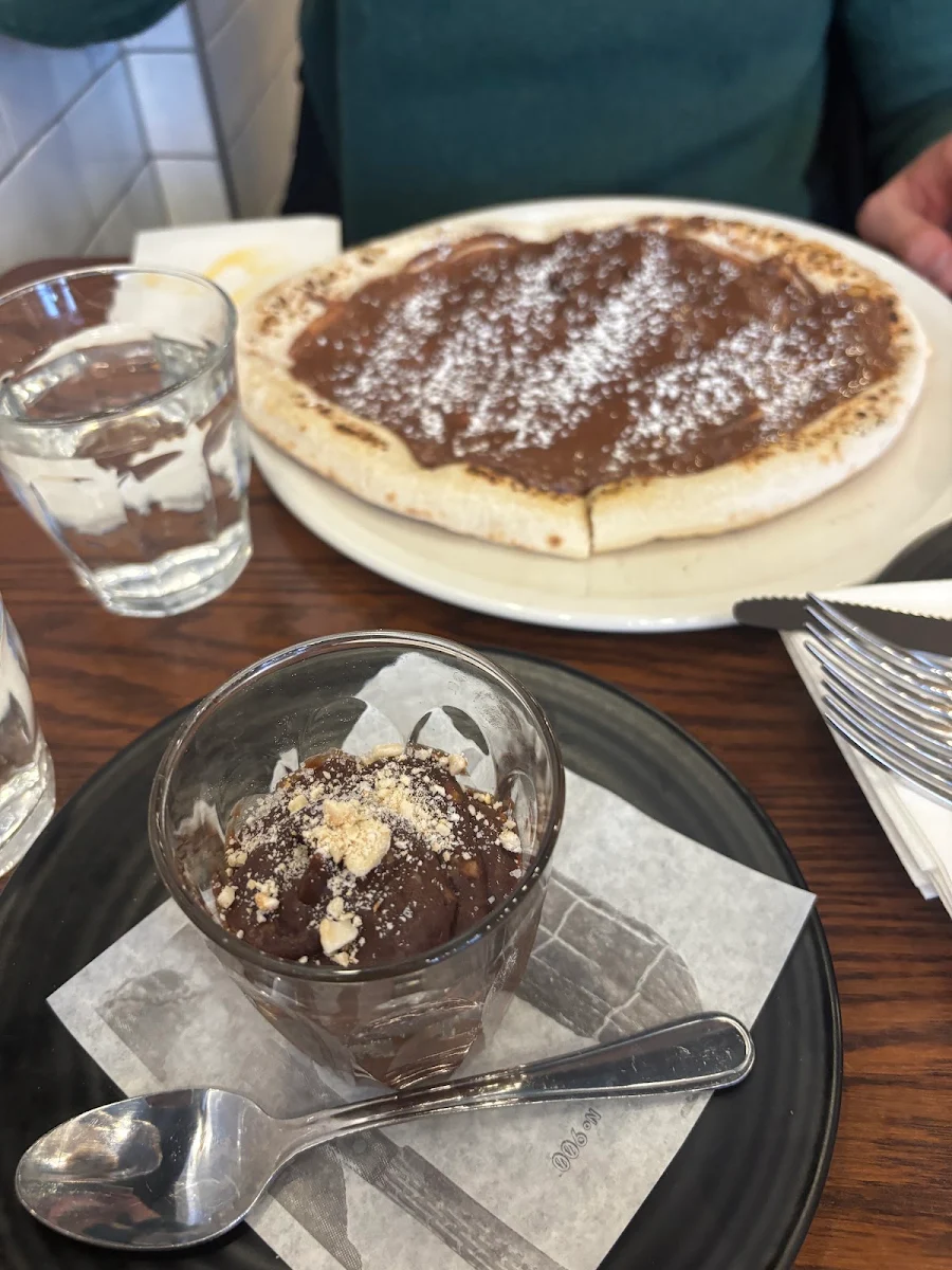 Pizza Choco-noisette Chocolate Hazelnut Pizza
