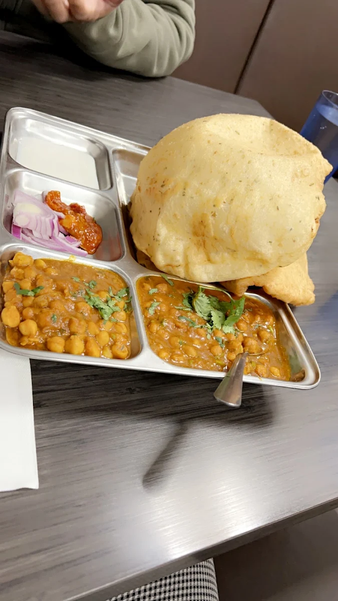 Chola Bhatura