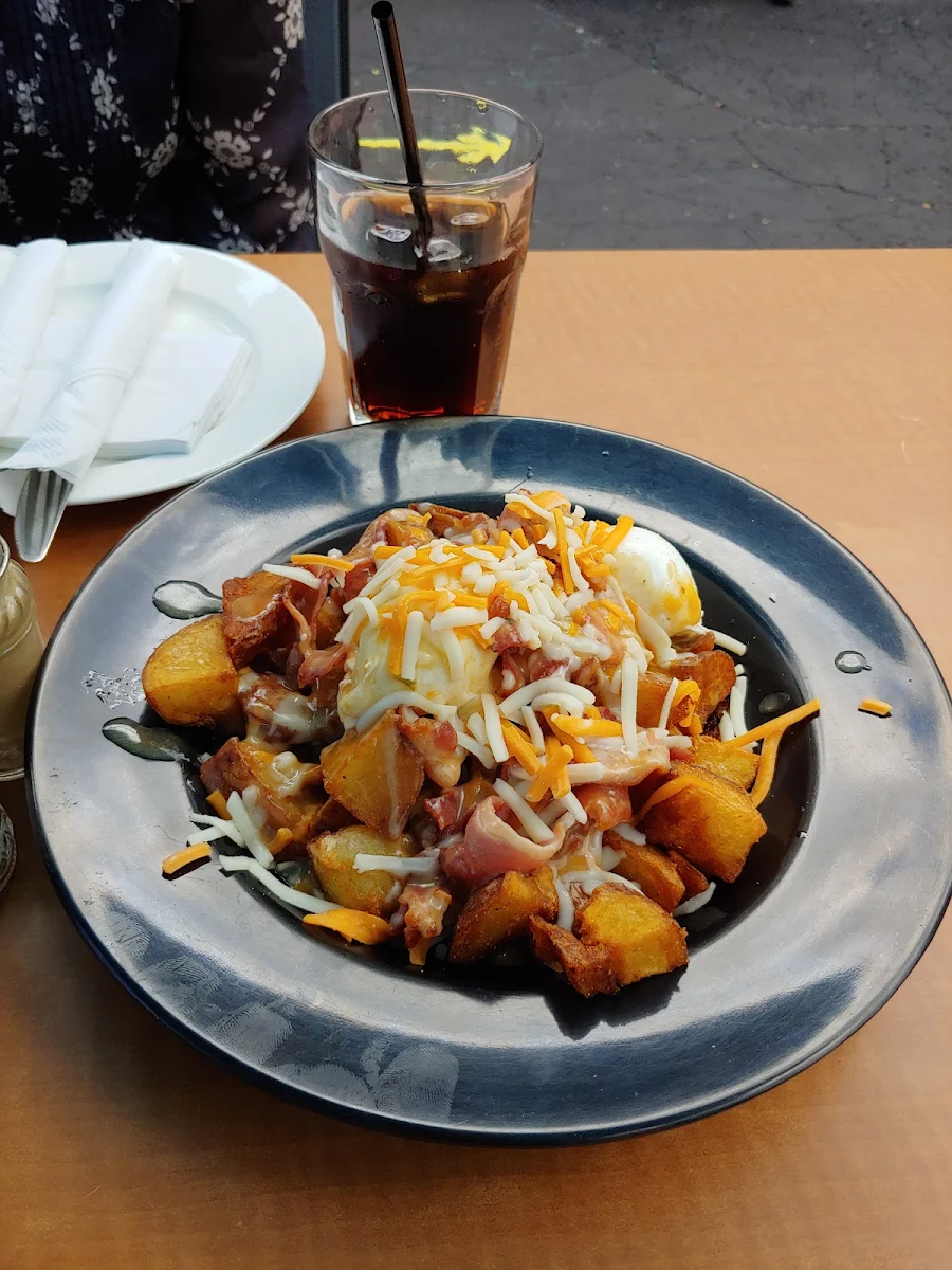 Breakfast Poutine