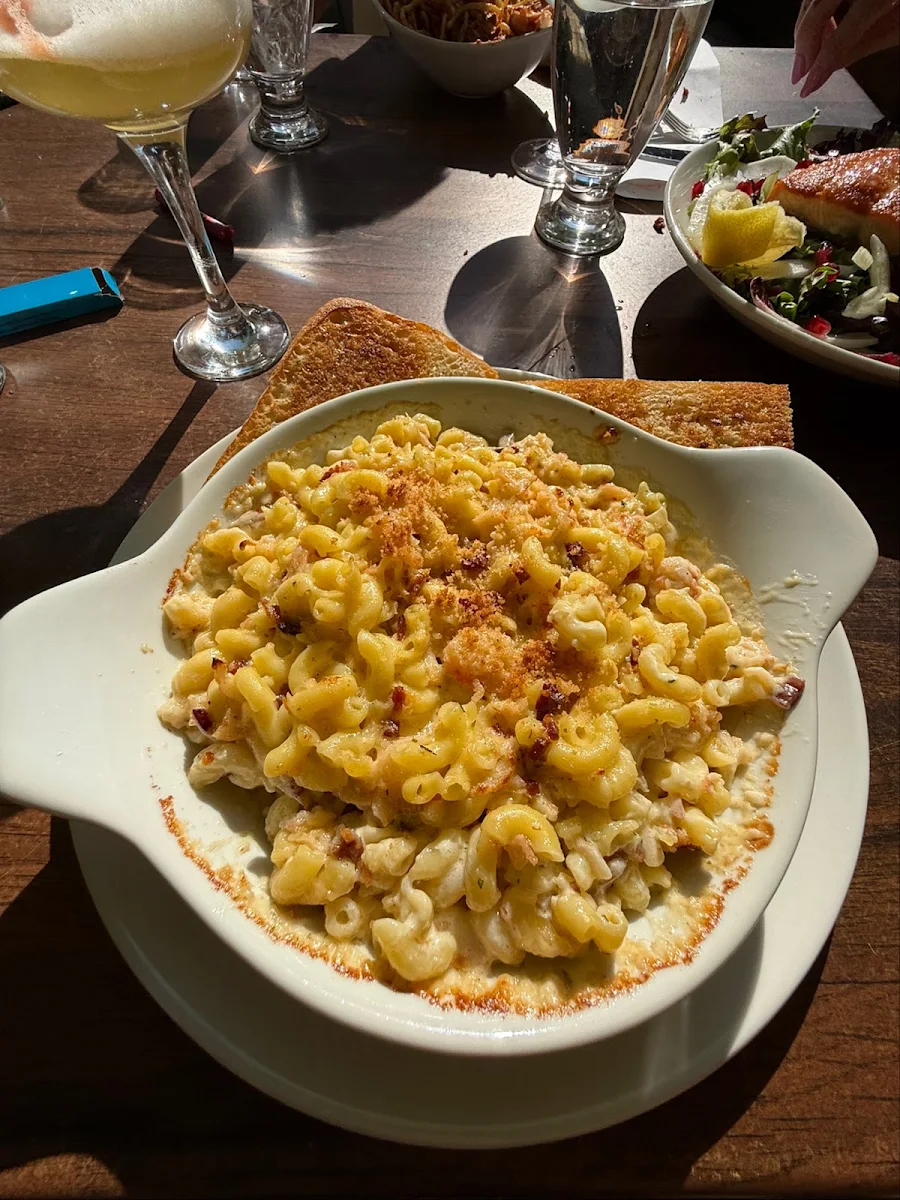 Lobster & Bacon Mac & Cheese