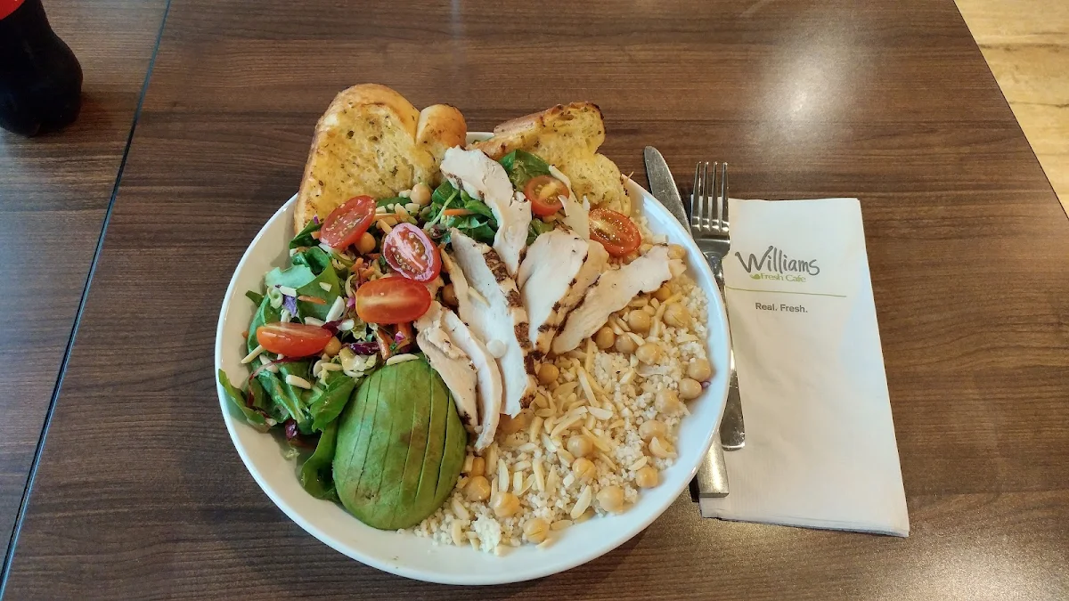 Quinoa & Super Greens w Chicken