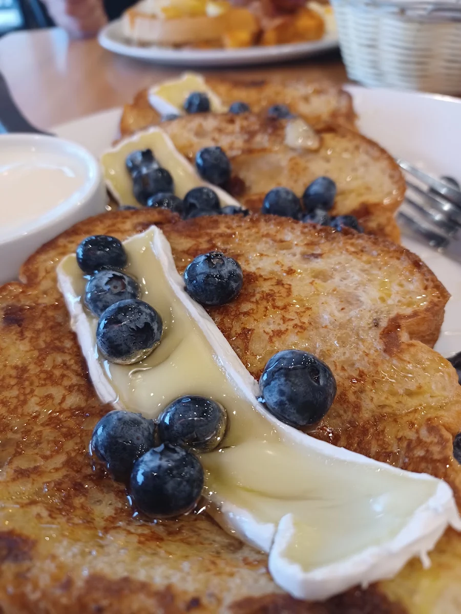 Pain Doré Brie Et Bleuts