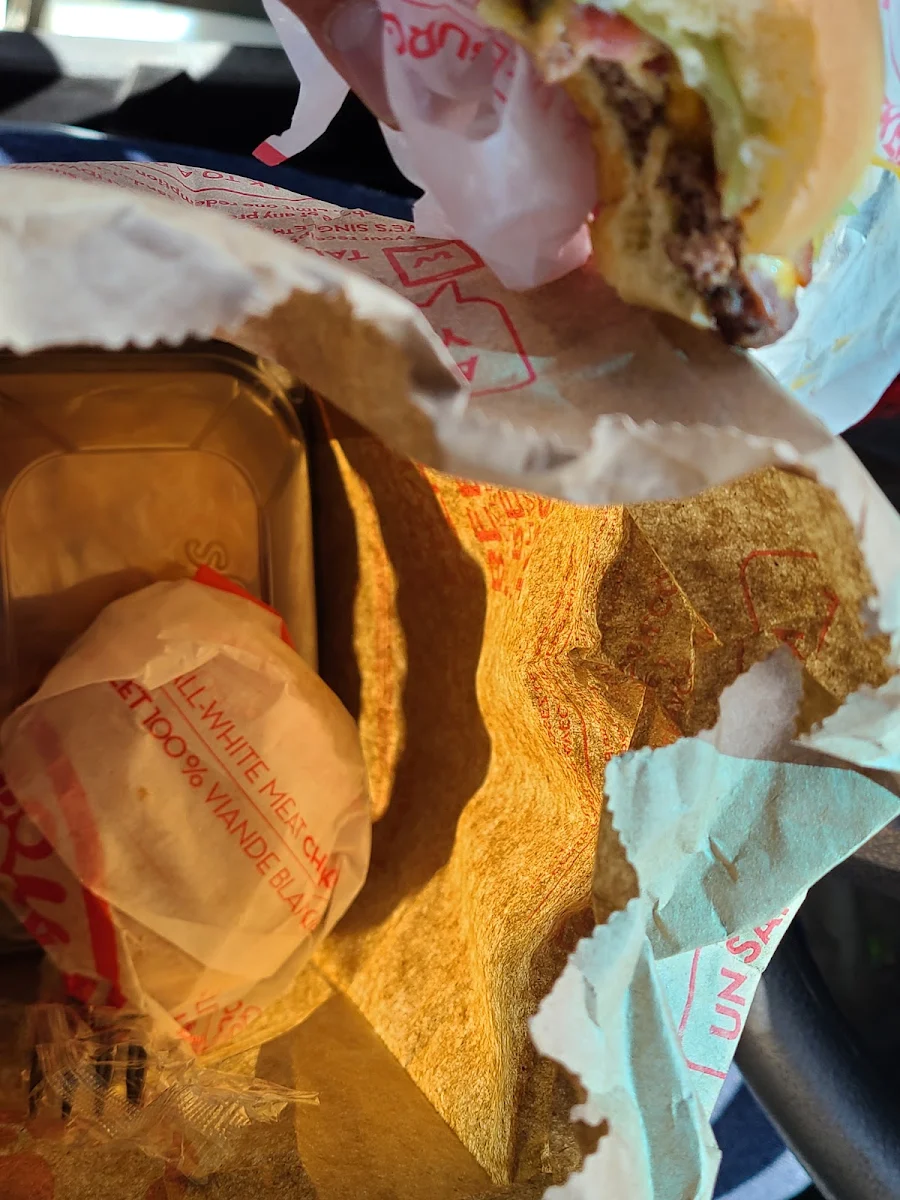 Jr Bacon Cheeseburger and Nachos