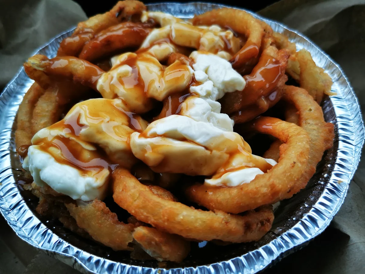 Poutine Oignons Frits