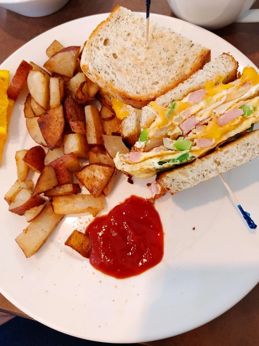Denver Omelette Sandwich with Home Fries